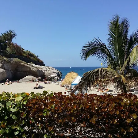 Terrazas Del Duque 2: Beachfront Oasis With Sea Views And Heated Pool *